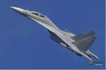 当年巴基斯坦跟我们演习，双方混编，枭龙跟J10C编队，对战空军J16D战机J11