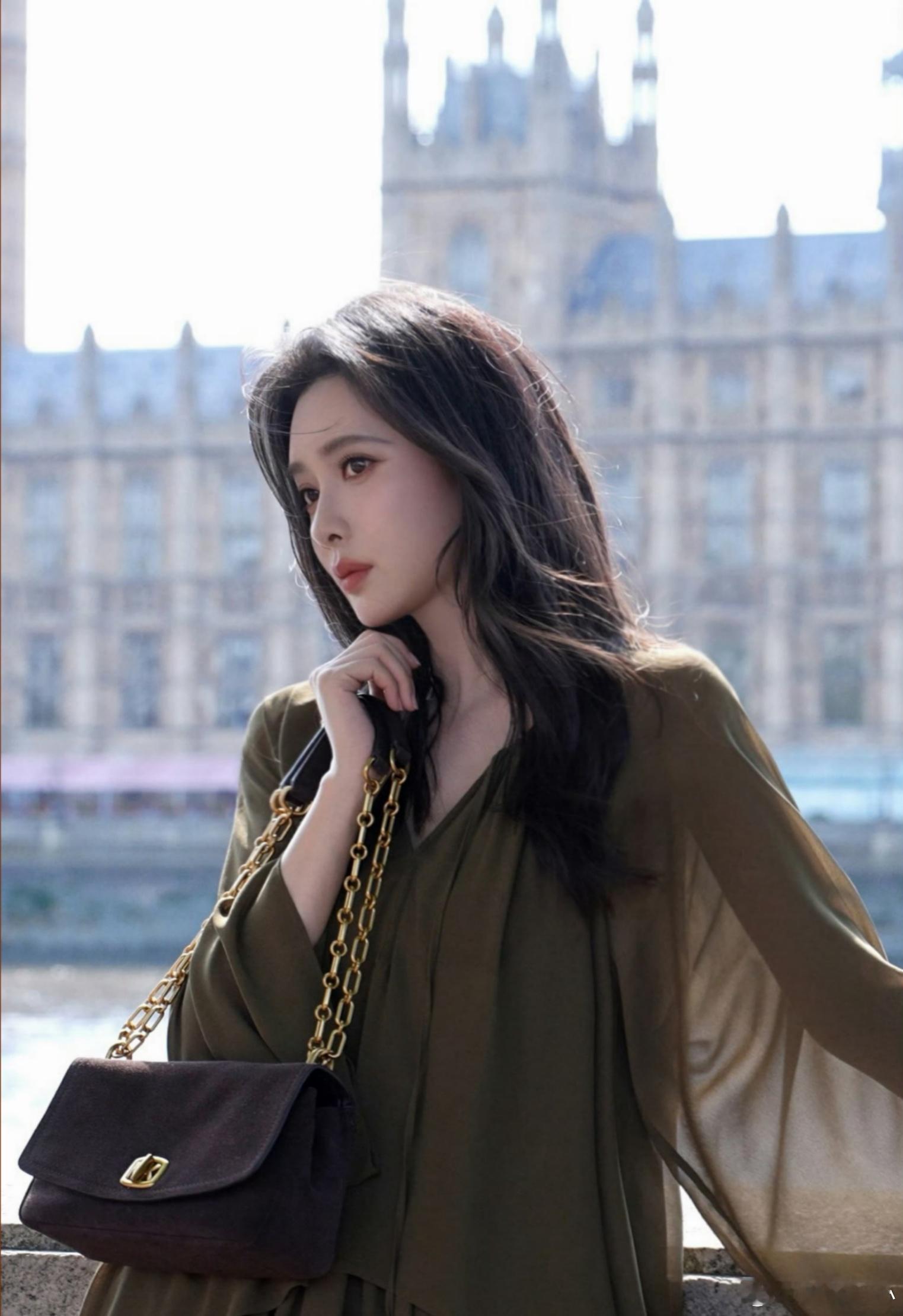 #孟子义##孟子义#向全世界安利孟子义#你从开始的跑龙套、配角，到现在一步步走到主角真的很不容易。同