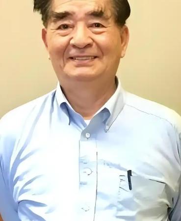 你敢信吗？一个在美国安插在中国潜伏了多年的间谍头子，居然是个天天笑眯眯、热心肠到
