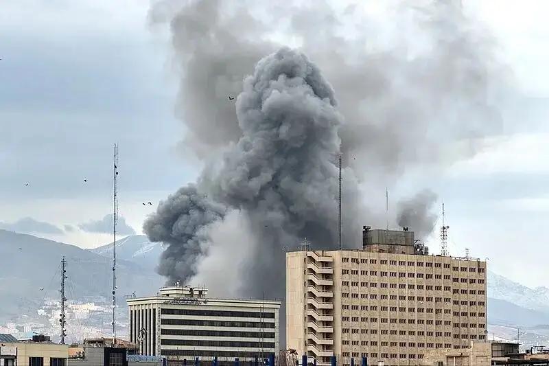 伊朗已经硬刚了美以12轮轰炸，如果没有外援，伊朗恐难以支撑。