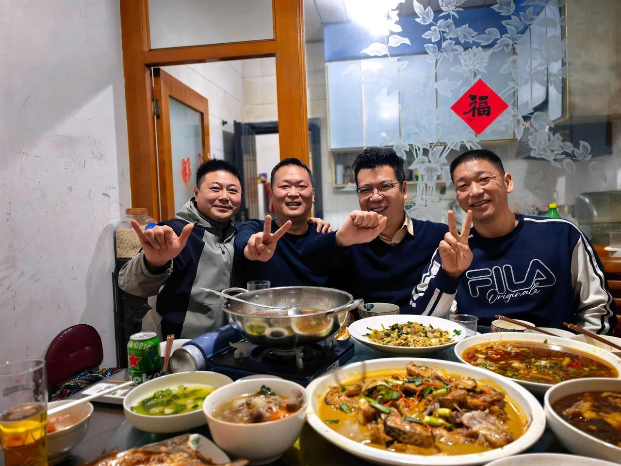 相聚时光感情这杯酒我干了回老家才有的人间美味聚会就该这么玩