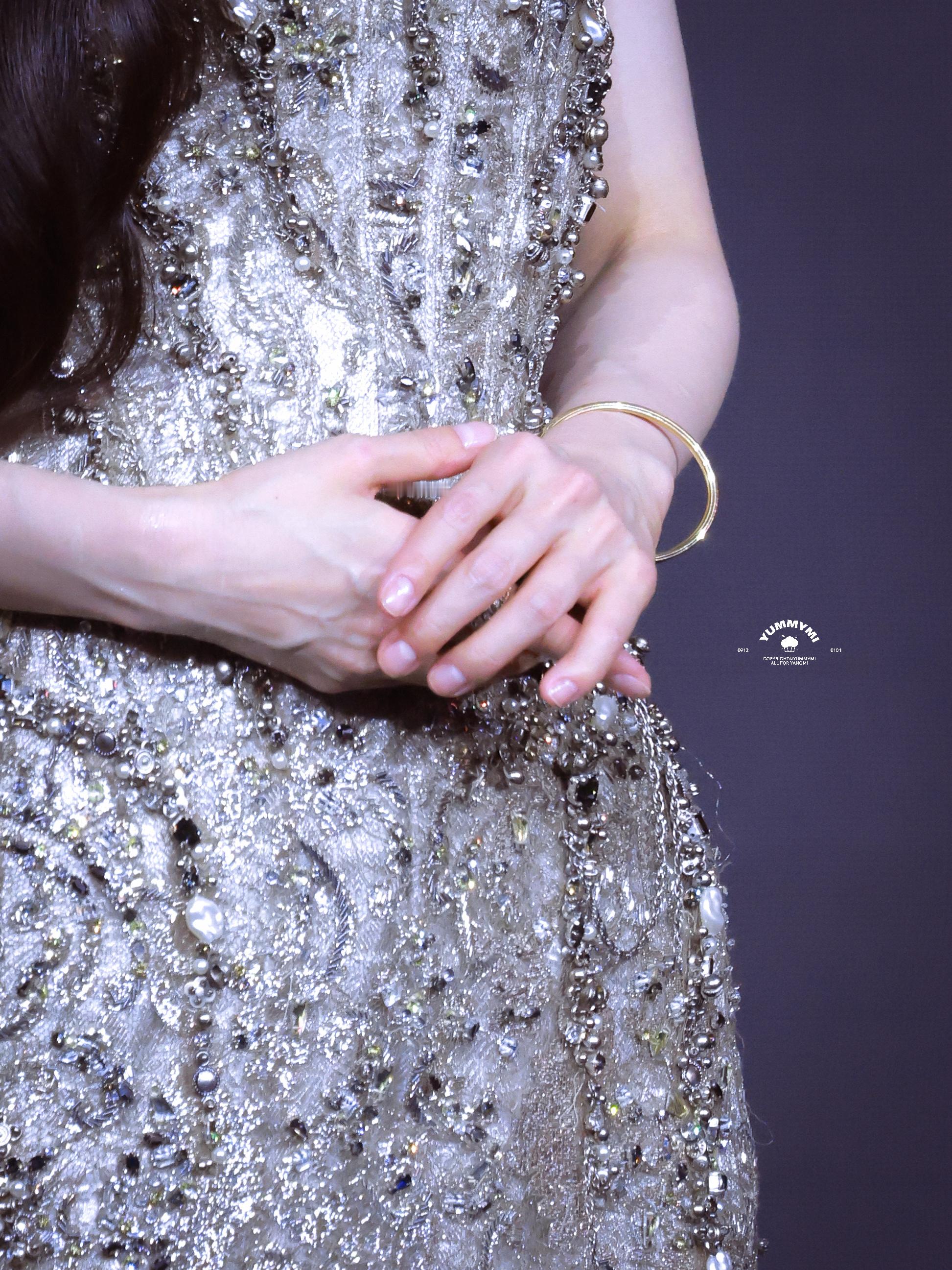 杨幂杨幂好权威的一张脸妈幂…💜​​​