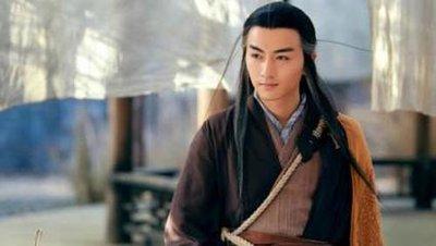 郭靖最厉害的武功是降龙十八掌，如果不使降龙十八掌，用七怪教的武功，越女剑、鞭法、