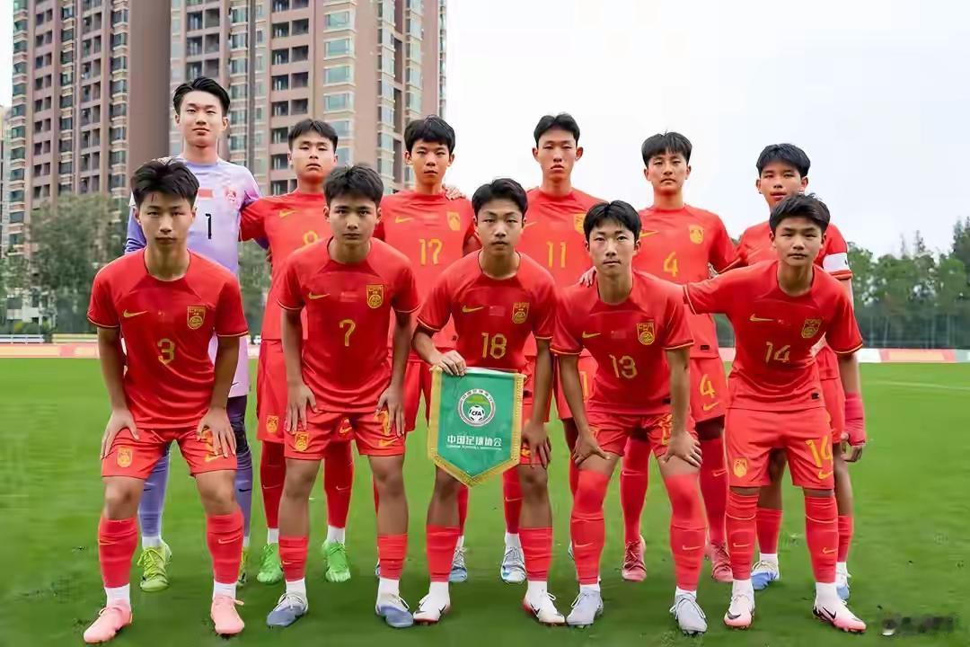 中国香港惨遭垫底降级，中国U15以3-0完胜中国香港U15，国少最终1胜1平1负