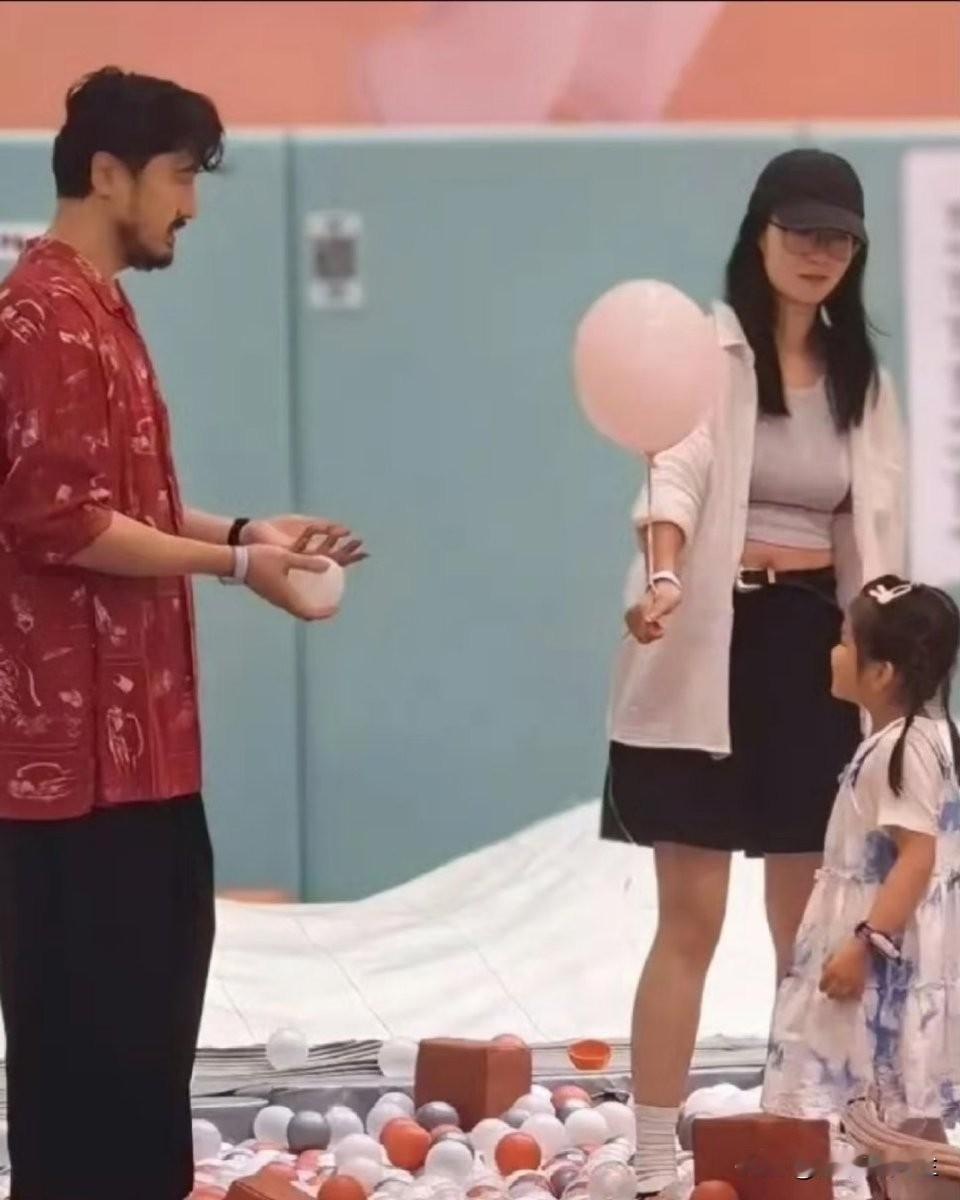 现在明白了。演员齐溪在上一段婚姻里七年没有生育，不是健康或感情问题，而是她把