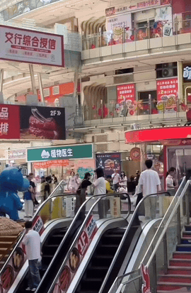 亮点太明显了，我先不说，看谁能第一眼发现。
