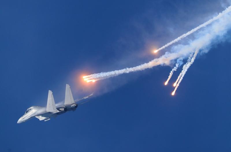 空军三剑客”罕见联手演练意味什么中国空军亮出大招，三型主力战机罕见协同练兵