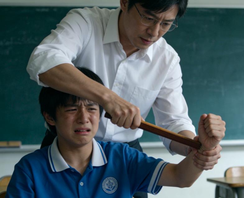 新的学期开始了，很多同学却不见了……他们去哪了呢？一打听才知道，他们转学了…