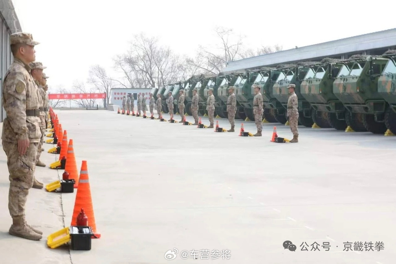 运输分队，十辆HMV3和四辆长头MV3；应该忠诚猛士