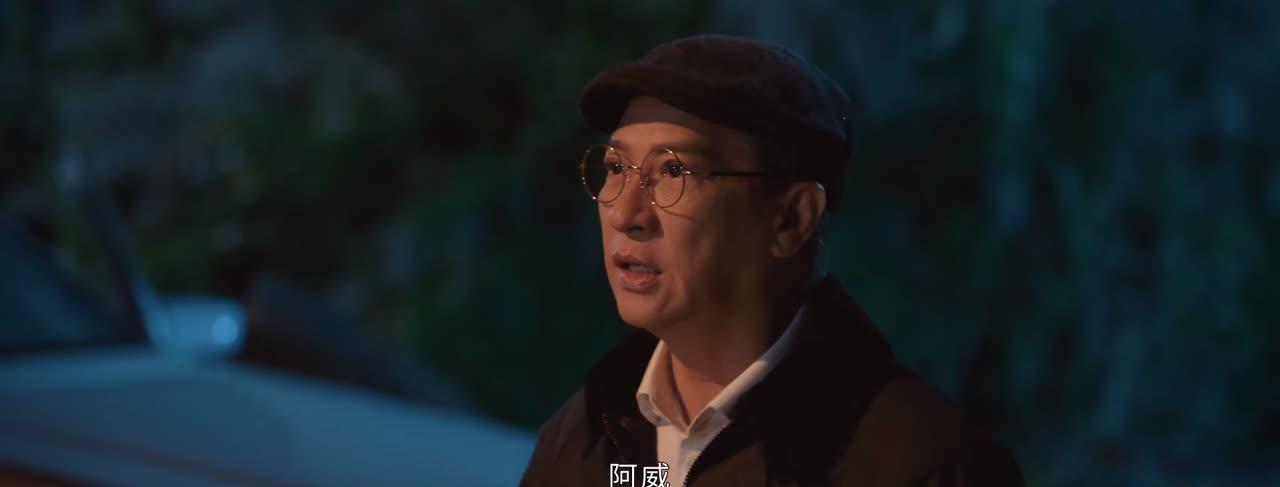 这绝对是近十年最好看的港剧，我认为上一部这么有质量的港剧应该还是《义海豪情》。