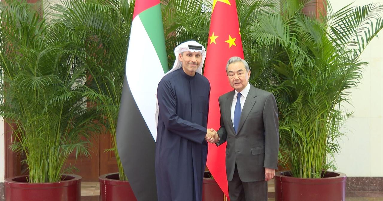 3月18日，一架从迪拜起飞的包机降落在北京。机上没有商人、没有游客，只有阿联酋总