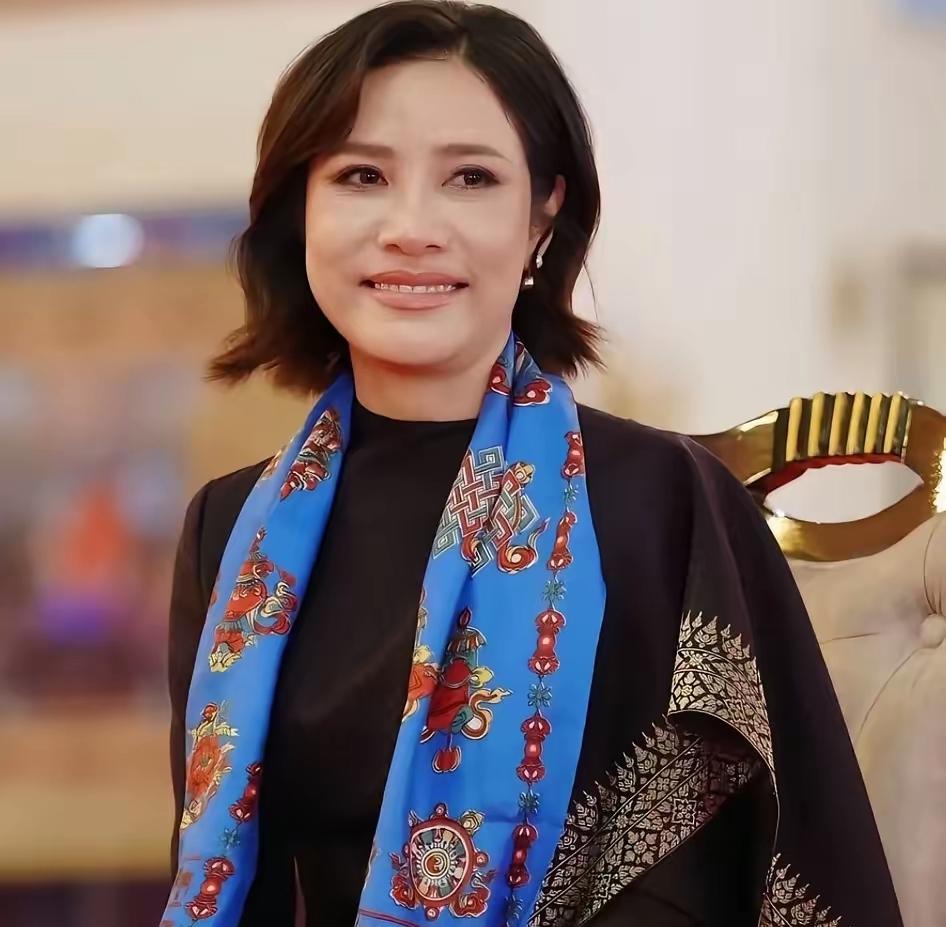 没有泰王的宠爱，属于诗妮娜的风光，也不复存在了！这个女人，曾经那是荣耀一时！