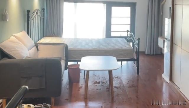 河南郑州，王先生有一套房子租给了一对小情侣，眼瞅着租期快到了，提前联系验房，结果