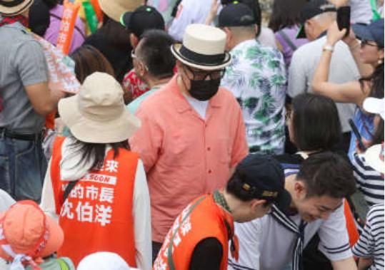 “我赚大陆钱，还公开支持‘台独’，你又能咋地？”网友对蔡康永总结一针见血！2