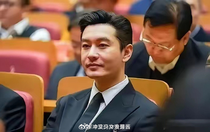 实话实说，黄晓明这人还挺惨的他旗下艺人，没一个火的​​​