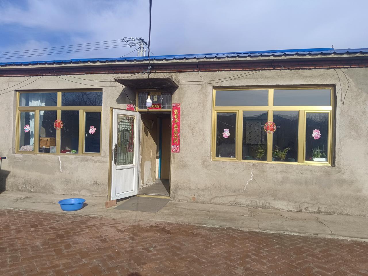 我发现父母辈的这些人都比较传统观念，尤其是男人爸妈结婚36年了，他们分工明确