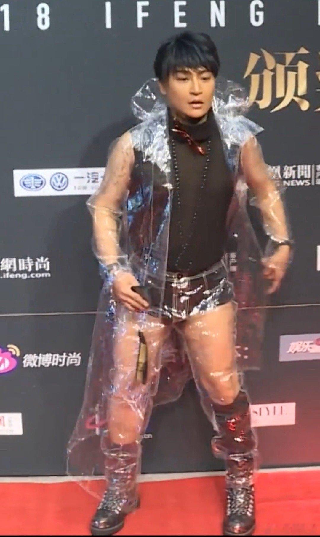 一个陈志朋一个向佐，简直是时尚界的卧龙凤雏​​​