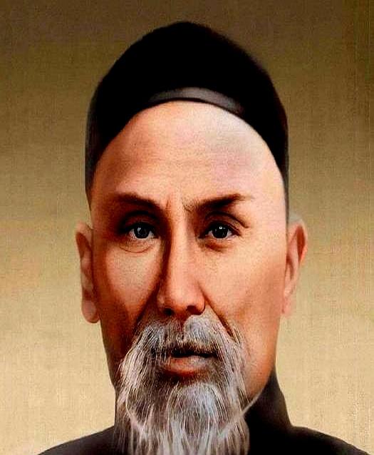 清末的武术大师都是人精，比如外号“杨无敌”的杨露禅。他跑到京城王府里教拳