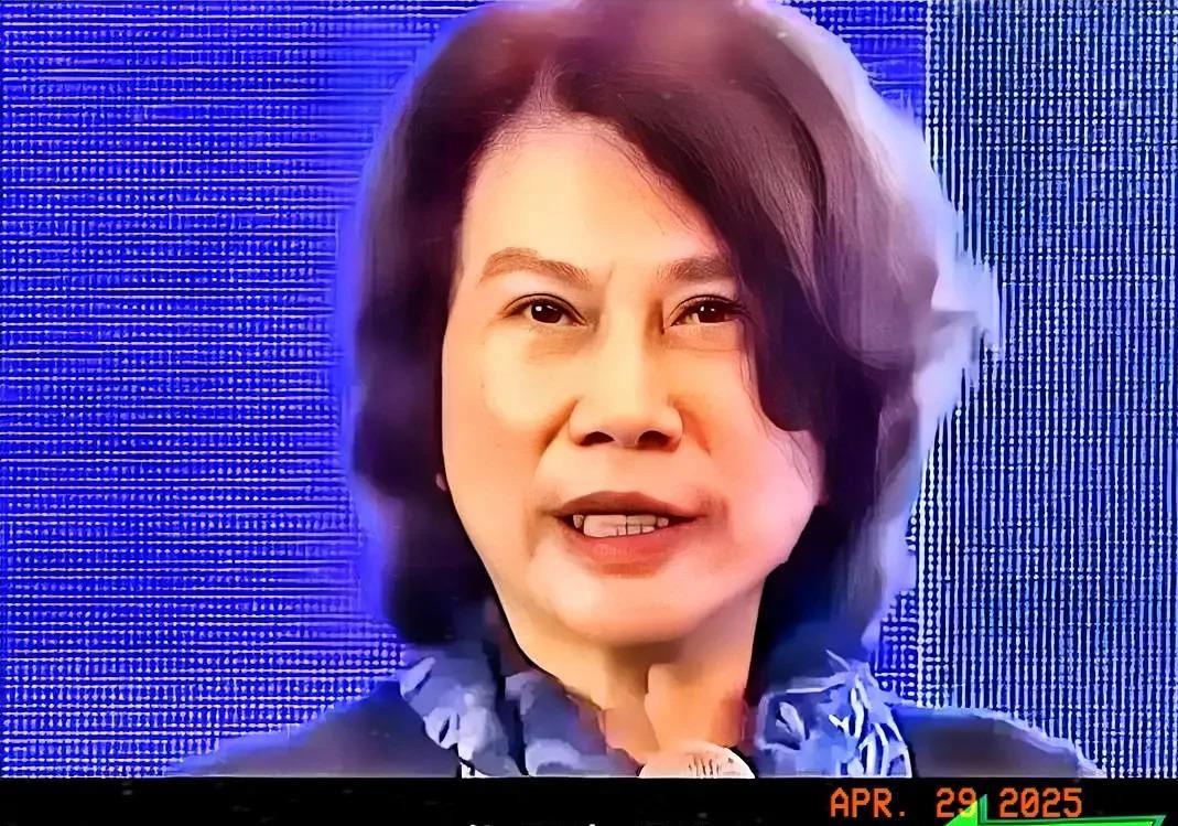 董明珠当场发飙！留学生质问格力不招海归，她一句话怼回去。格力招人看本事，不看