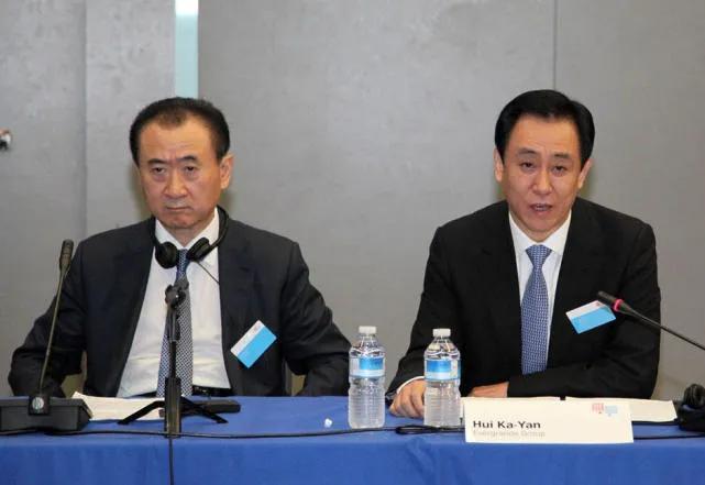 同样欠了几千亿，为什么许家印蹲了监狱，王健林还能在酒桌上谈生意？难道真的只是运气
