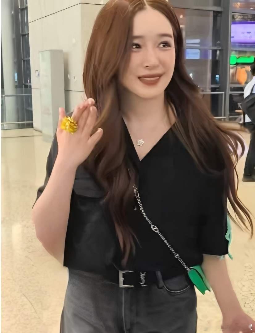 1.阚清子觉得在浪姐最大的收获是自己减肥成功，与姐姐们的友谊都停留在节目里，私下