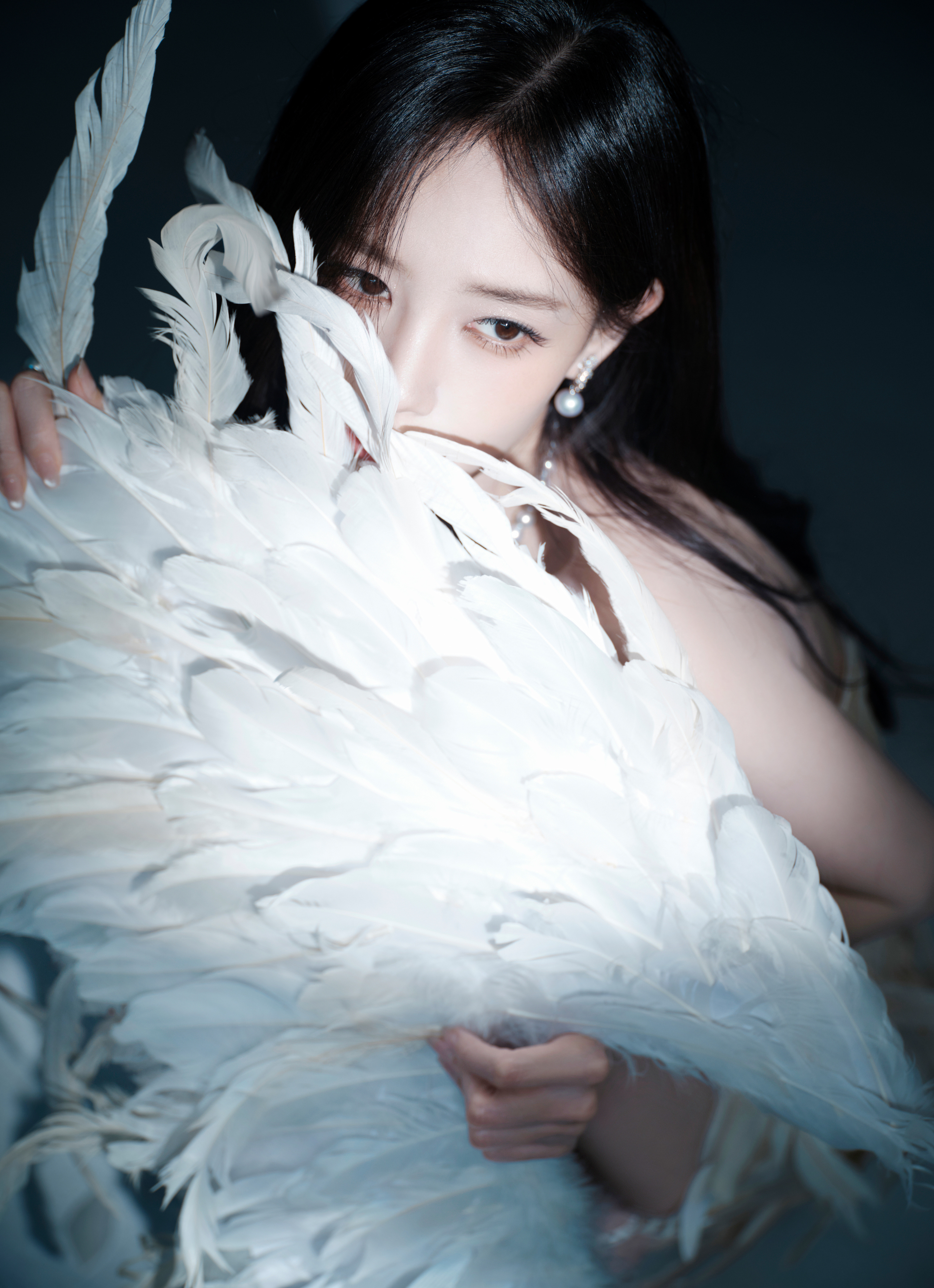 👠李一桐李雪你网速也太快了李一桐直播找凌玲李一桐正太扭腰