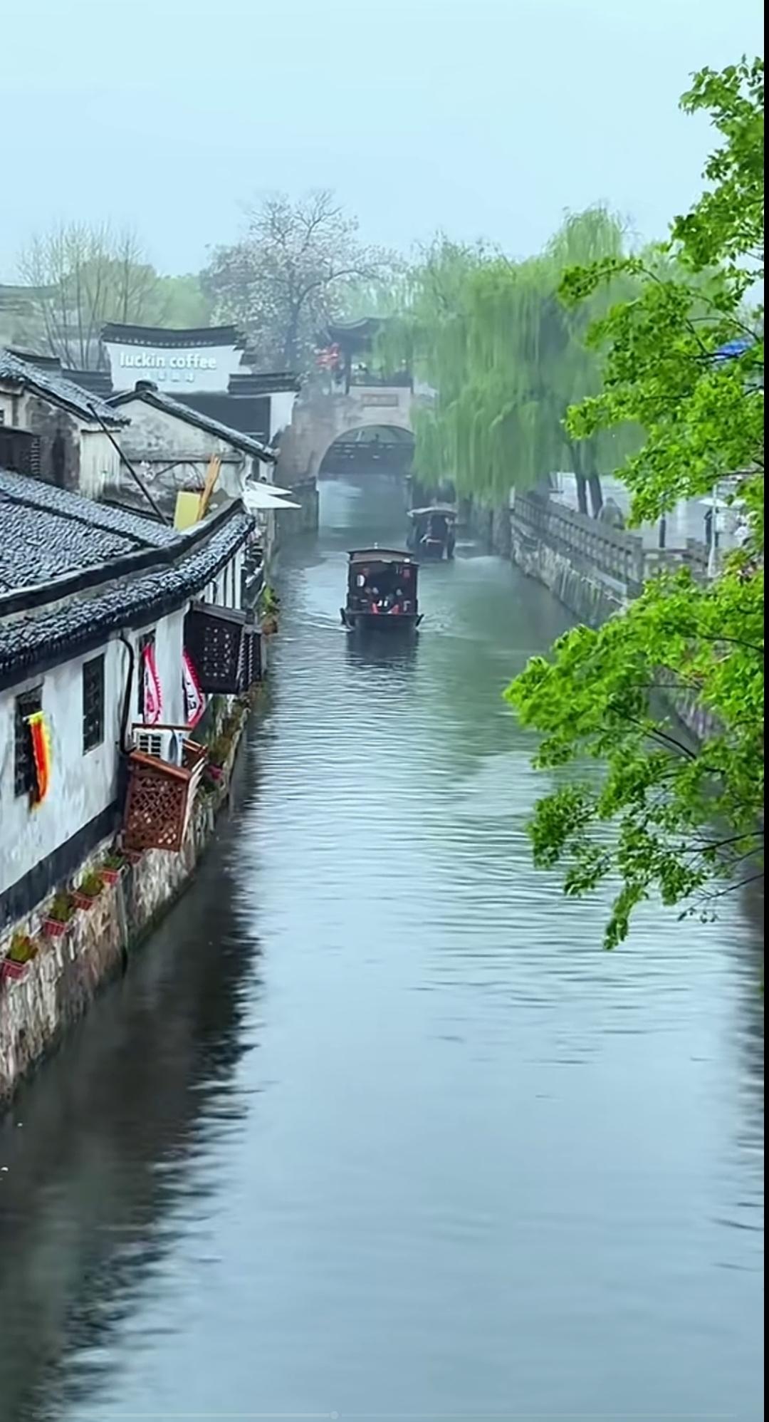 6月30号太闷热了，预报的三天有雨一点没下。鲁西南下午到夜间有强对流天气，下班就