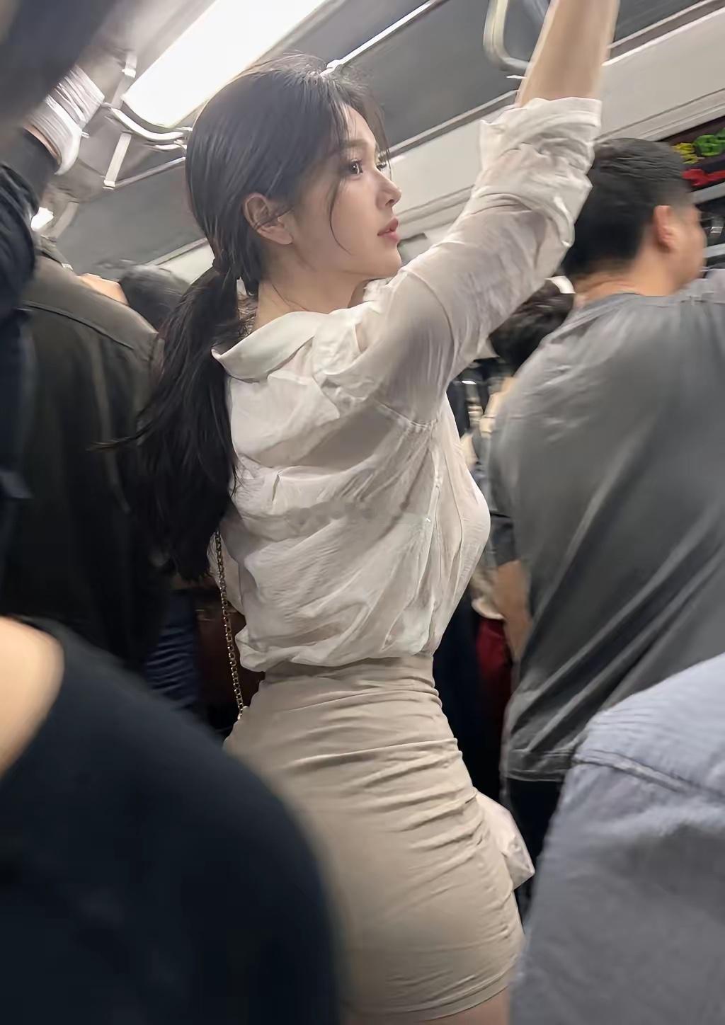 也许是某个平凡的下午，你坐在拥挤的车里，你做了一个简单决定，但没有想到这个决定影