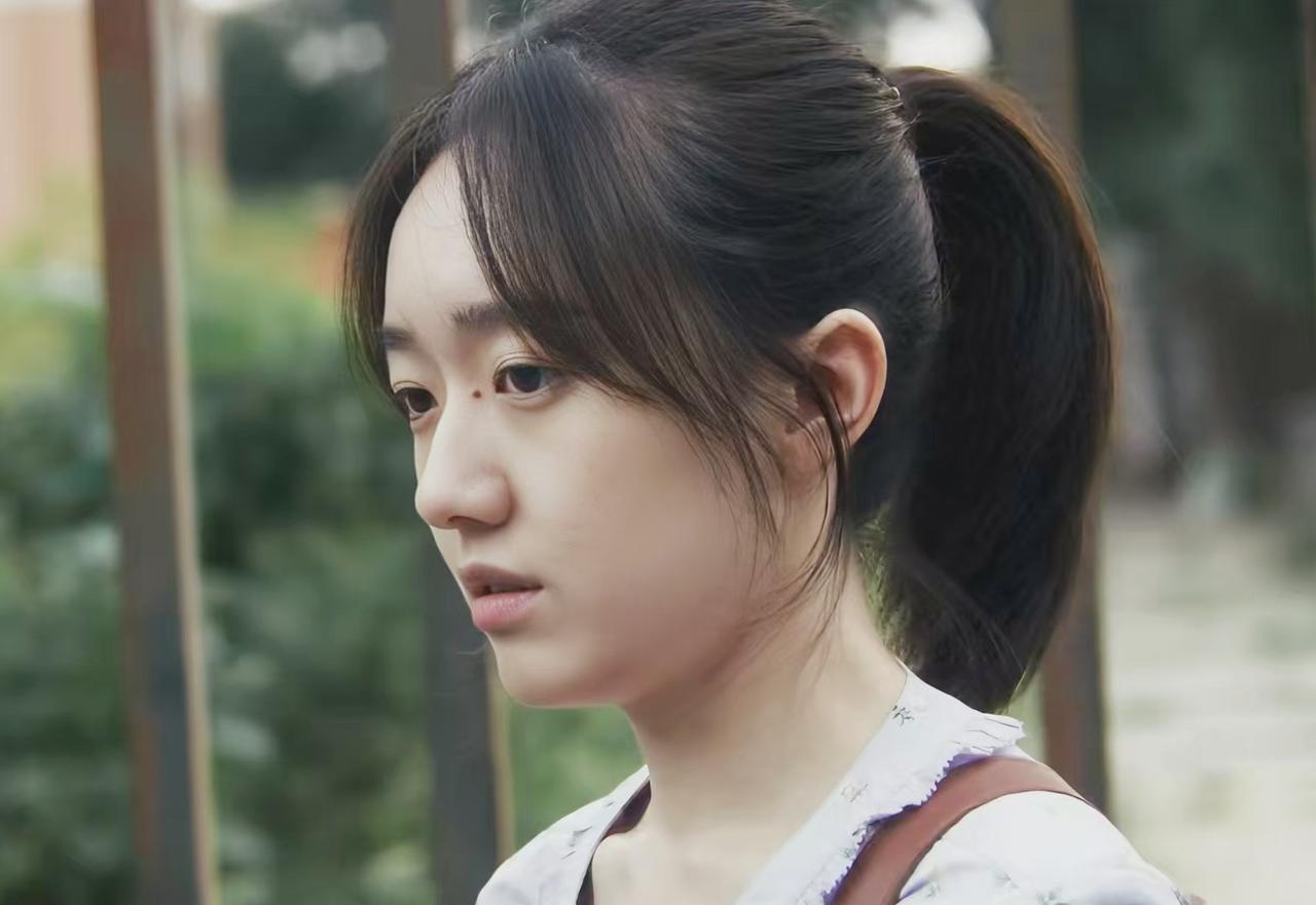 《树影迷宫》：蓝岚这个角色可有可无，有些多余！蓝岚是冉东东的同班同学，从她发