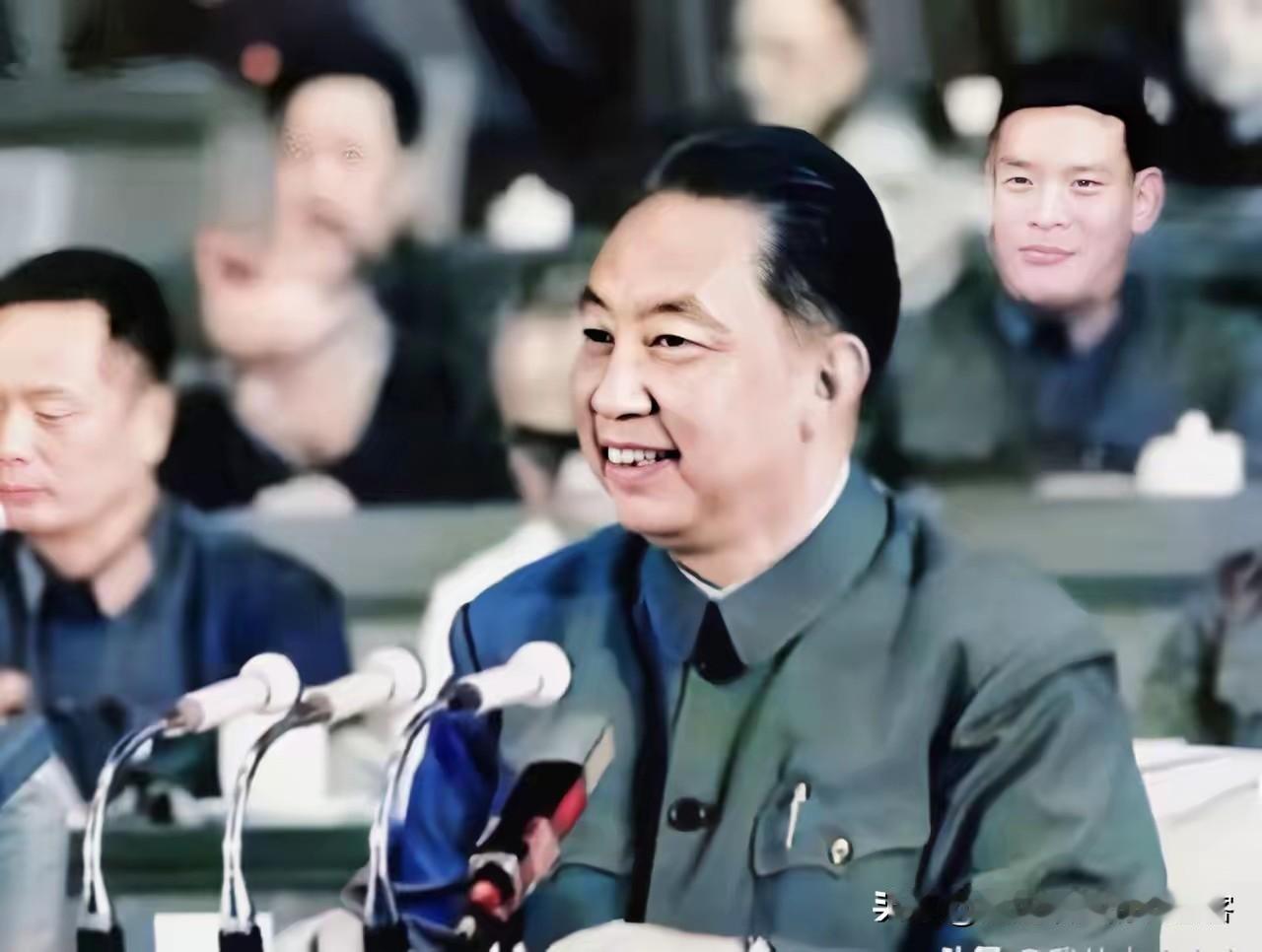 华主席执政时期，风调雨顺，国泰民安，国民经济发展迅速，人民群众心情舒畅，大干社会