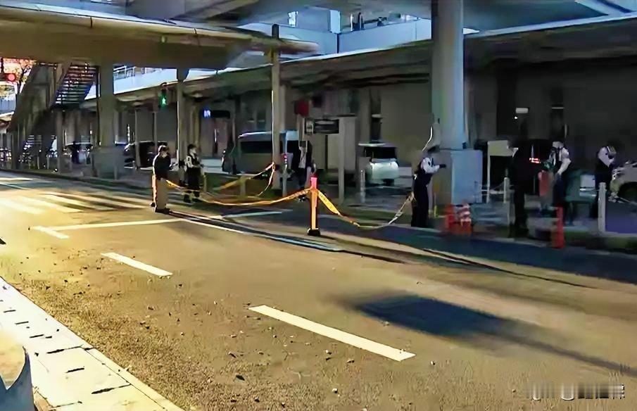 不听国家劝告，还往日本旅游，如果发生这种事情，也就只能自认倒霉了！据潇湘晨报