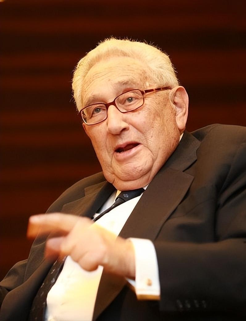 基辛格临终前的惊世预言，震惊全球！他说：“引爆第三次世界大战的绝非中美俄，而是日