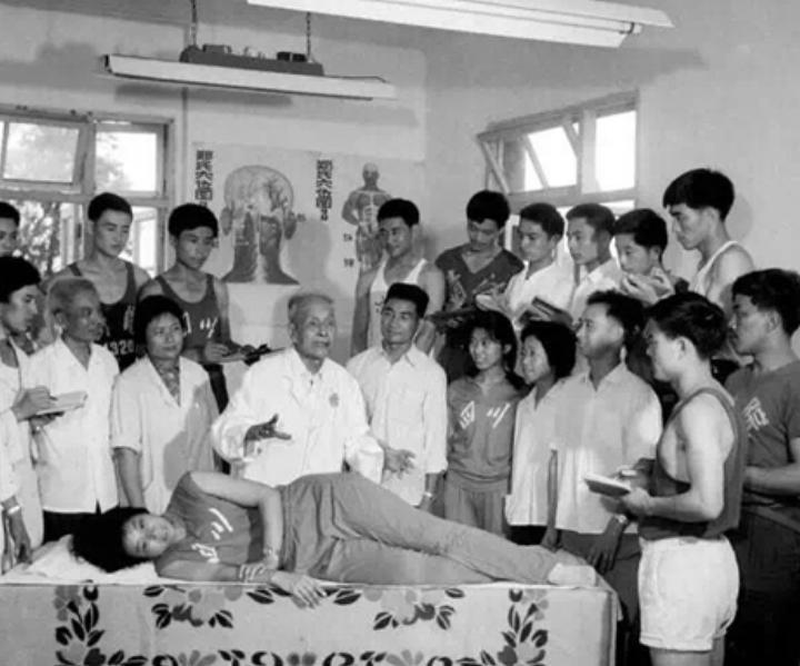 64年，周恩来接见武学大师，大师一句话，周恩来直夸：名不虚传！“1964年3月