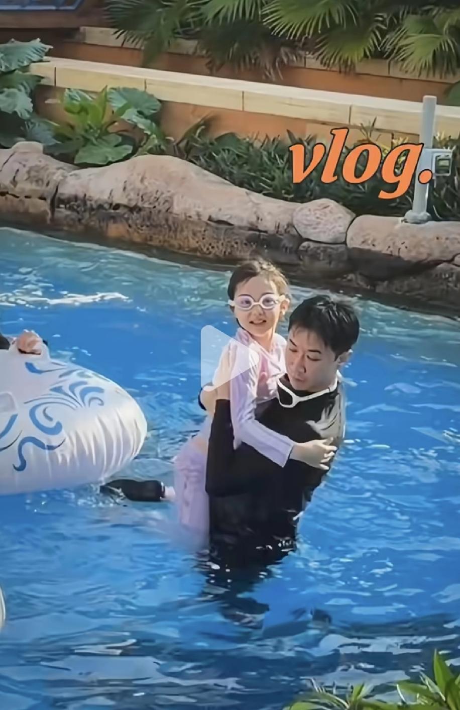 有点理解董璇为什么找张维伊了。喜剧人，私下应该挺幽默的，可以给自己提供情绪价