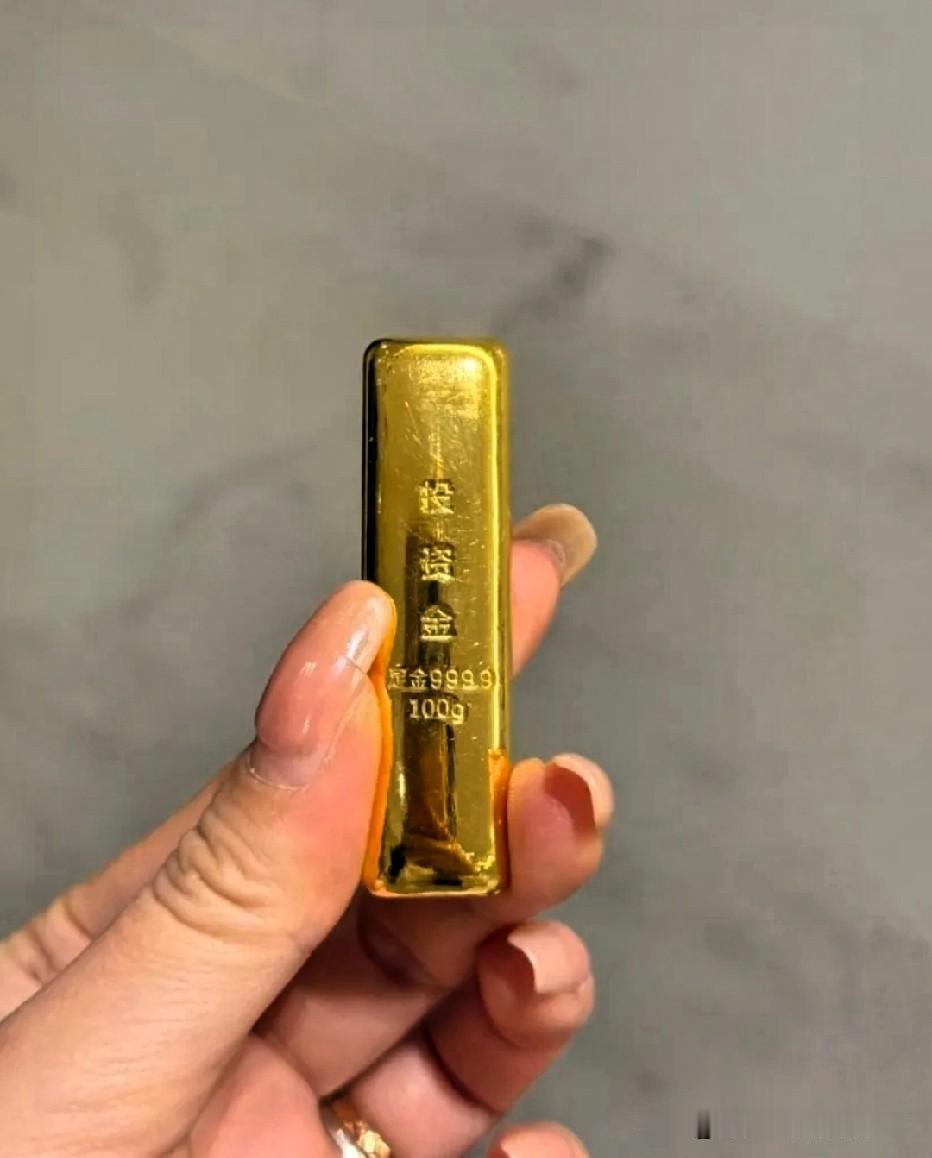 金价这一波跳水，真给不少“囤金人”浇了一盆透心凉。周五还在997徘徊，博主们