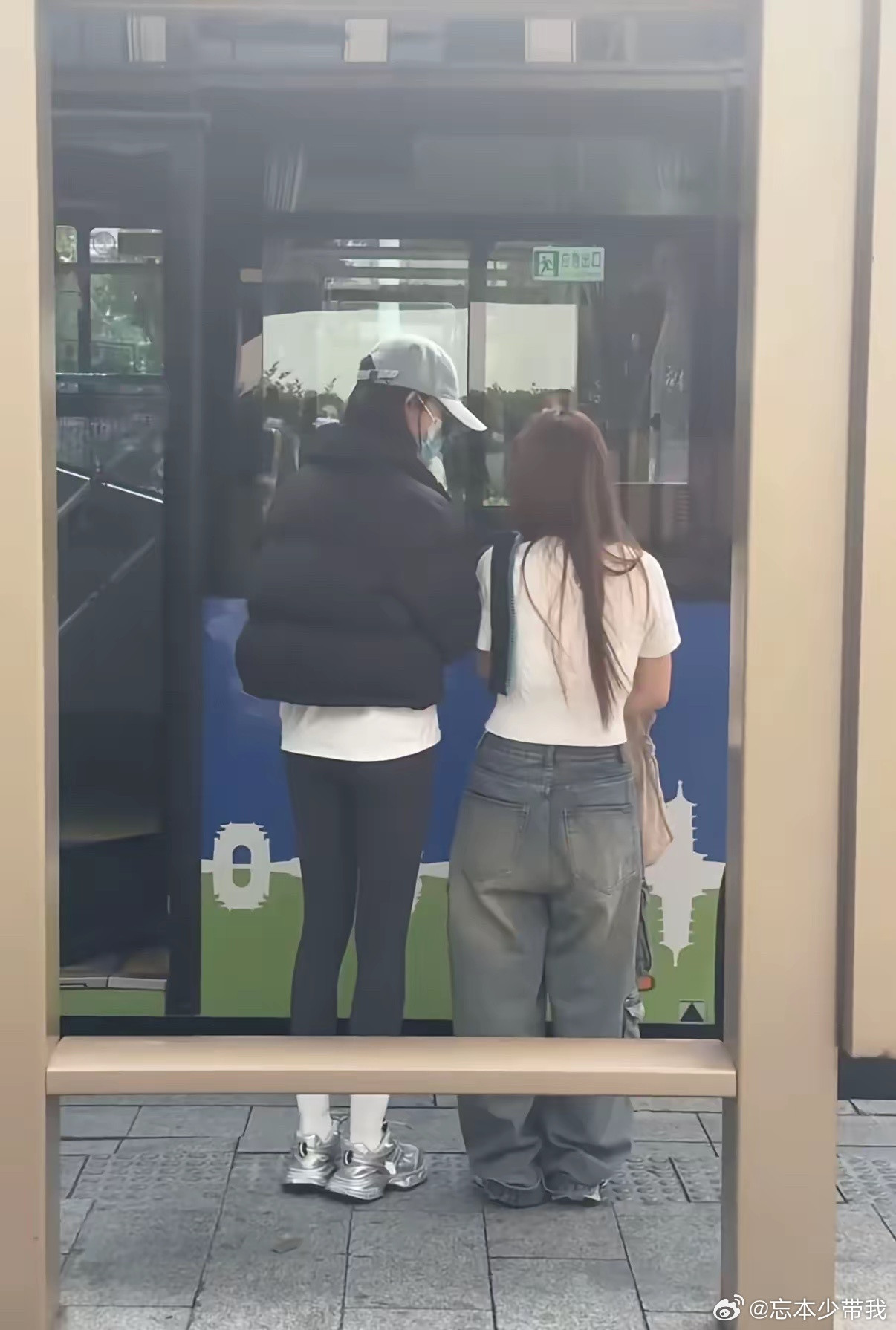 到底是紧身裤好看，还是阔腿裤好看？