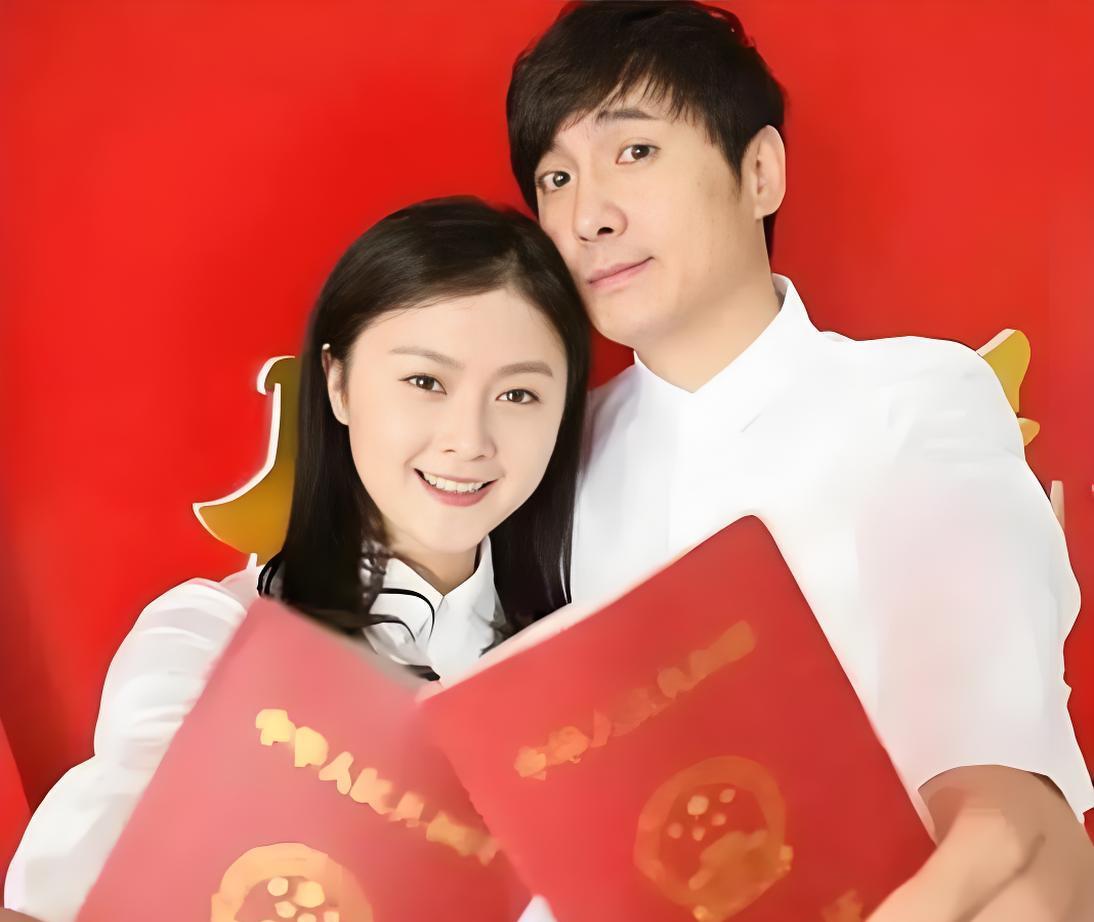 沈腾的老婆王琦，现在后槽牙都要咬碎了。她为了“沈马CP”忍气吞声了大半辈子，