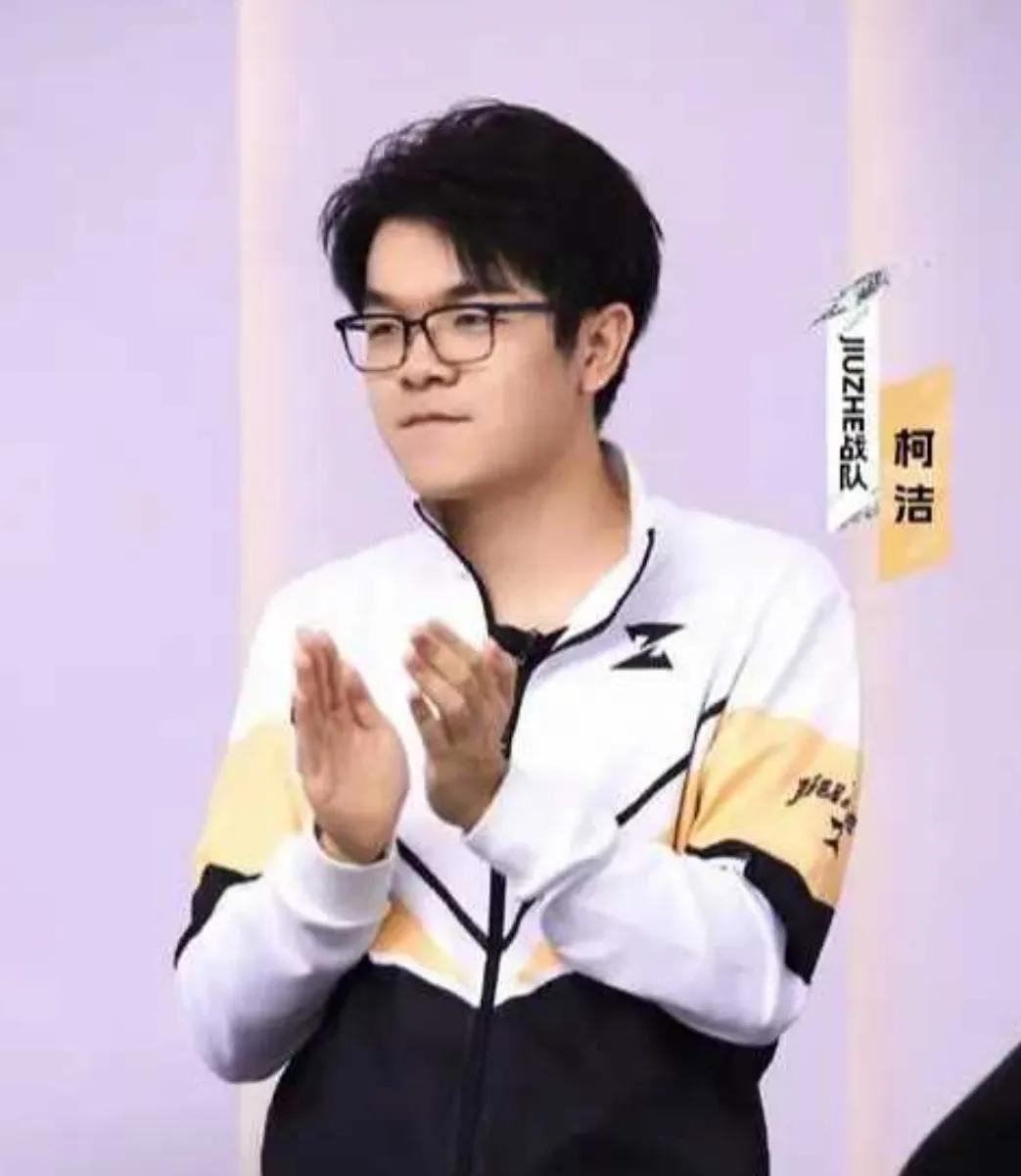 王星昊难堪大任比当年的古力、柯洁差距有点大，等级分第一的宝座还没坐稳，屁