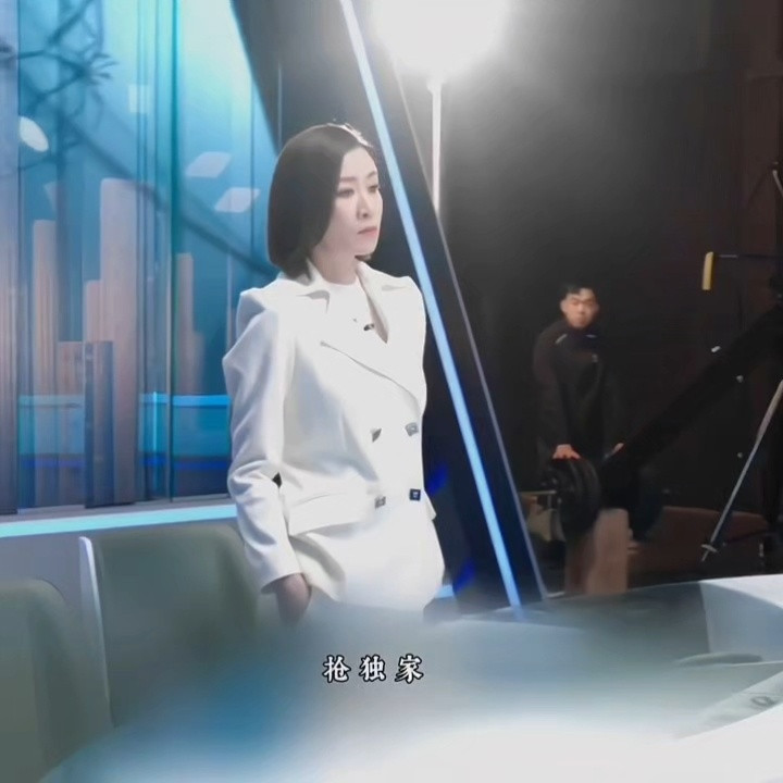 佘诗曼的man姐太有气场了第一季的时候就被圈粉了终于等到第二季，👖你还是有点实