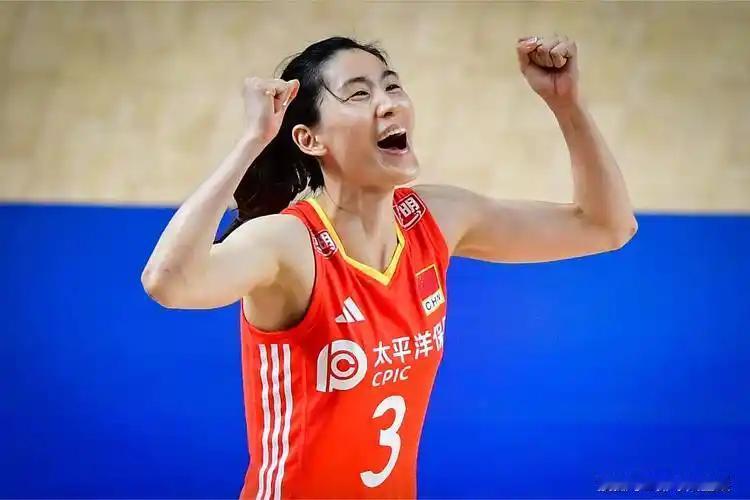 刁琳宇重回中国女排，别以为是啥王者归来，这背后全是无奈。李盈莹缺阵，张籽萱太嫩，