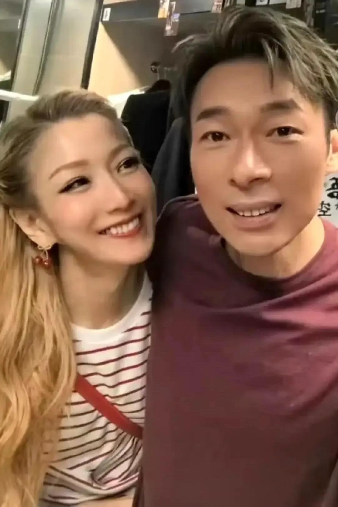 许志安变化太大了吧！瘦到皮包骨，好像换了个人似的，不过瘦起来与妻子郑秀文更有夫妻