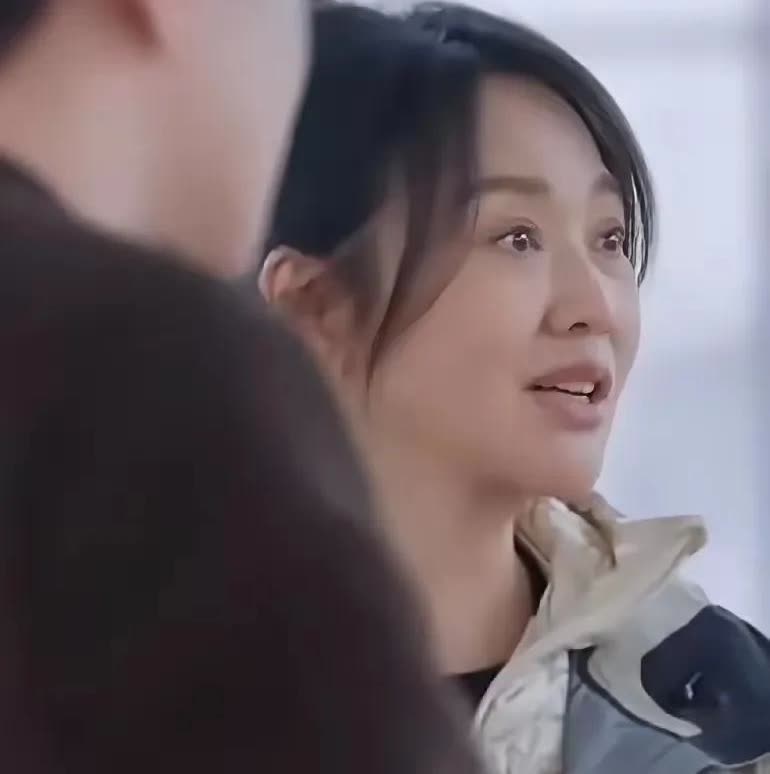 闫妮在一档节目中遇到一个男的说他是甘肃兰州的，闫妮接话说“她在兰州待过四年，在东