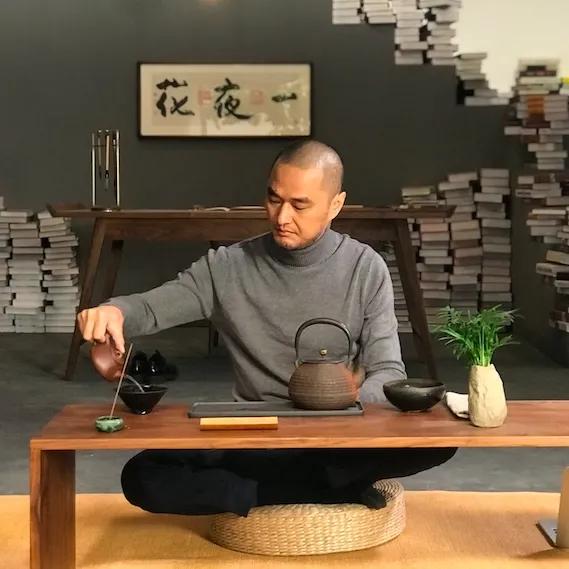 作家冯唐说：“怎么判断一个人是人是鬼？我就一句话：高人玩真心，恶鬼玩心计。