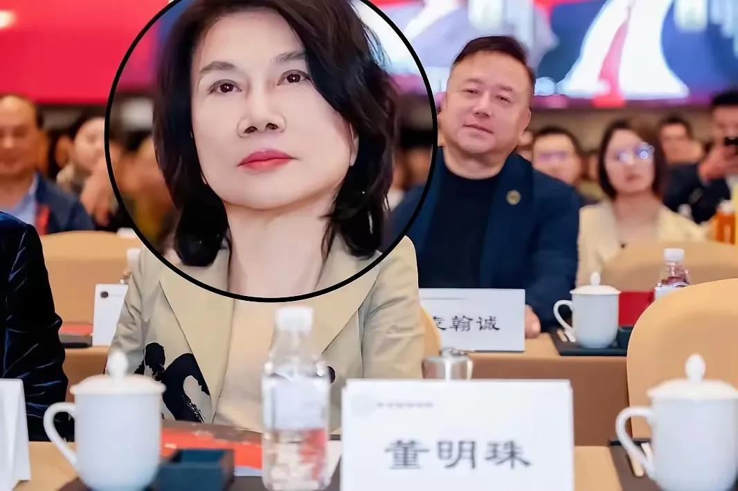 董明珠只是一个企业老板，她有自己价值观，有自己用人自由和言论自由。
