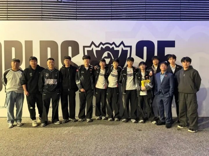 泪目了！AL教练Tabe深夜发文：一直没敢看录像昨天看到老香低下头那一刻泪崩了