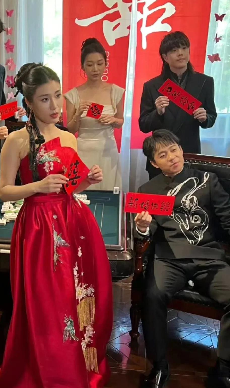 张九龄结婚也太随意了吧？大早上要去接亲了，他还穿着短袖短裤邋里邋遢的样子，完全不