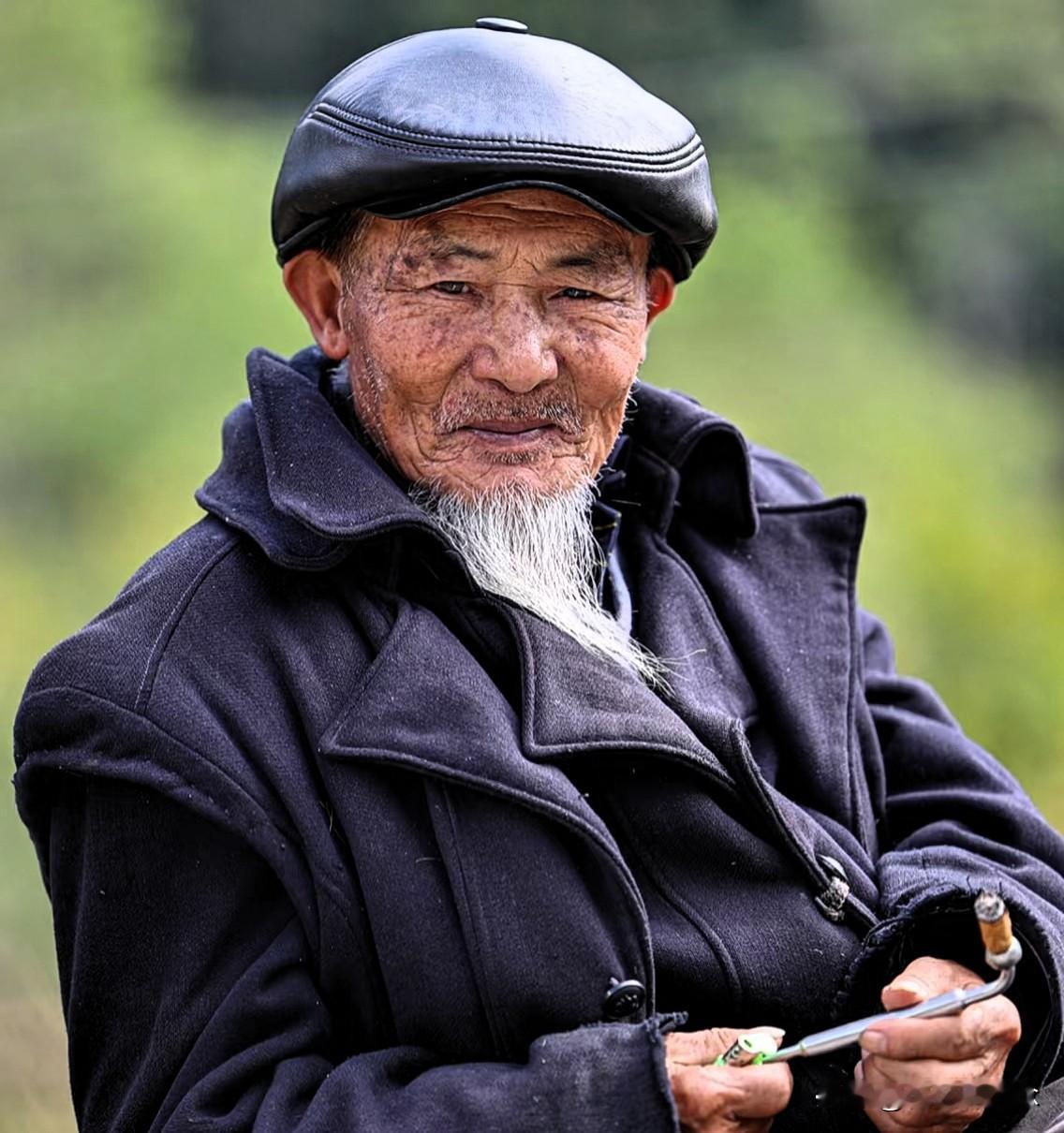 我爷爷已经92岁了，我发现他长寿的方法居然是：1.自私，只有自己爷爷他从不