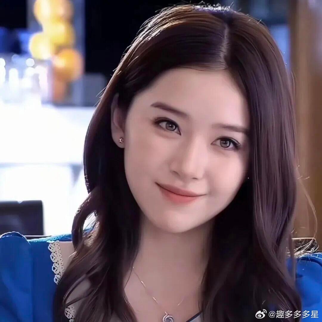 瞳色漂亮的像带了美瞳阚清子