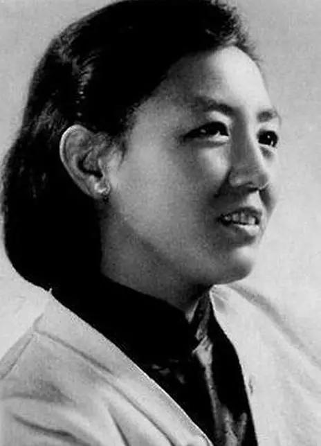 被低估的老戏骨夏佩杰：荧幕绽放光彩，讲台默默育人夏佩杰（1920-1991
