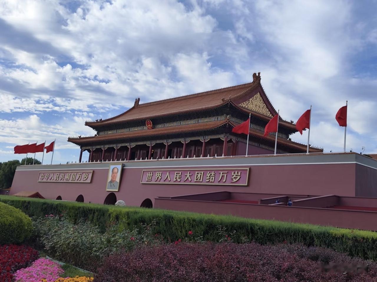 从毛主席的“深挖洞、广积粮、不称霸”，到如今的“边斗争、边备战、边建设”，你有没